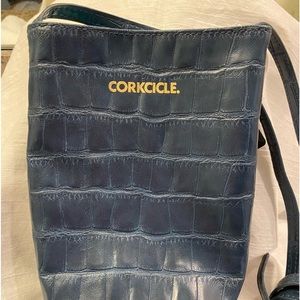 *NEW* Corkcicle Vegan Leather Water Bottle Sling Bag